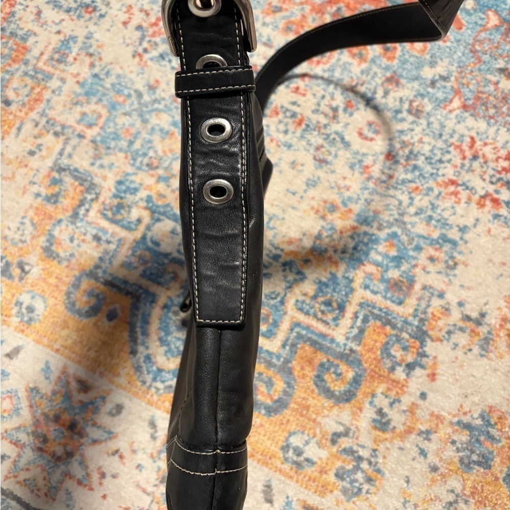 Coach soho slim black leather crossbody bag with contrast stitching - Picture 9 of 10